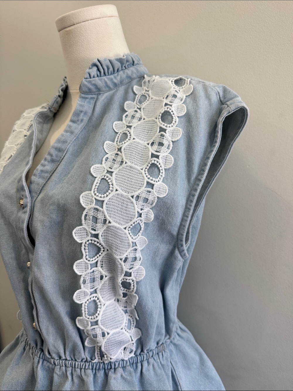 Alice Blue Denim Lace Peplum Top – Size Medium - Picture 7 of 10